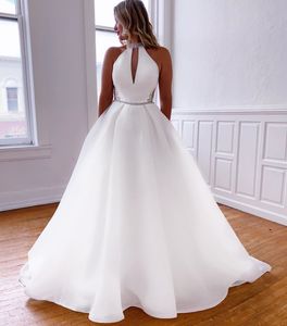 Linia sukienki ślubne 2023 Proste heyhole wysokie kryształy szyi suknie ślubne Białe organza szata de Mariage