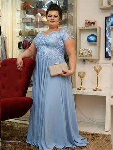 Sky Blue Lace Chiffon Long Mother of the Bride Dress Plus Size Kort ärm Formell tillfälle Kvällsklänningar Morther av brudgummen