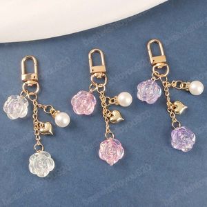 Romantisk hjärta Pearl Keychains for Woman Harts Flower Charm Keyring For Par Bag Hanging Pendant Key Holder Gifts Accessories