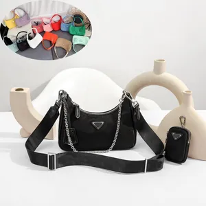 2023 mode svart nylon axel messenger väska för kvinnor lyx handväska hobo designer med mini fick märke kvinnliga bil plånbok crossbody väskor med låda