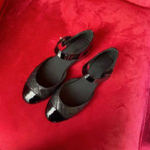 Moda-5a damskie klasyczne sandały sukienki buty importowane mieszane skórzane owczelne podeszwa czarna biała branża podróżna dla kobiet