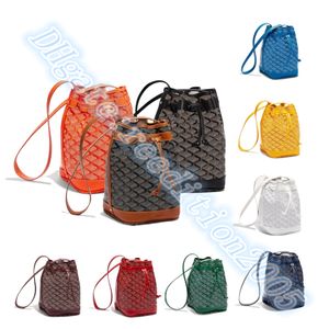 Kvinnor äkta läder duffel Travel Axel Sling Påsar Rem lyxdesigner Drawstring Handväskor Hobo Bucket Bag Mens String Cross Body Clutch Tote Bag Rems