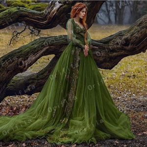 Abiti da ballo verde oliva con maniche lunghe larghe 2023 Pizzo Gillter Fata Tulle Cosplay Abito da sera principessa Robe De Soiree