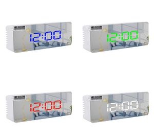 Moderne aangepaste multifunctionele LED -alarm make -up spiegel batterij plug -in dual doel bedmalende enkele zijtafel klokken