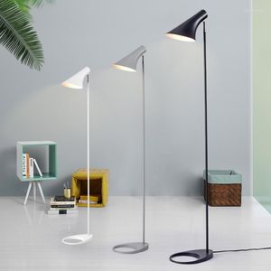 Lampy podłogowe Nowoczesne minimalistyczne długie lampa LED Czarna biała abażurek E27 do salonu sypialnia sypialnia Dekor Domowa dom do oświetlenia Indoor Salon