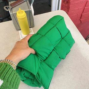 2022 Kobiety bawełniane bawełniane bawełniane kobiety na ramiona moda moda wielka torebka kosmiczna torebka marki marki na dół wyściełanej torby ręcznej