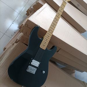 6 strängar svart elektrisk gitarr med humbucker pickup lönn fretboard anpassningsbar