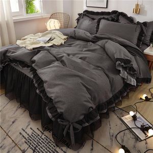 Set di biancheria da letto stile di vendita diretta in fabbrica Gonna da letto principessa in quattro pezzi in pizzo nero 1,5 / 1,8 m