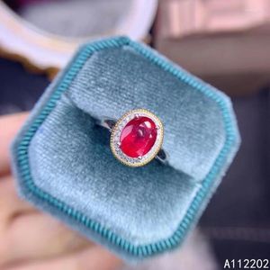 Pierścienie klastrowe Vintage Trendy Natural Ruby Pierścień 925 Srebrny Srebrny Inkrustowany Kamień Czerwony Kamień Owalny Prezenta