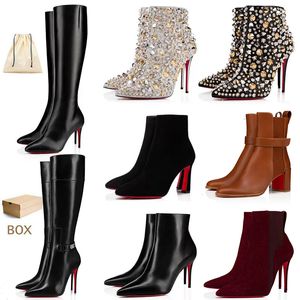 2022 Дизайнерские красные нижние ботинки женские ботинки на колене Lady Sexy Pointed Toe Togts Помада помада Кристиас Стиль высокие каблуки ботинок коротки