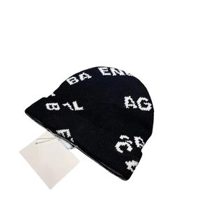 2023 Letter Embroidery Knitted Hat Designer Warm Skull Hat Couple Fashion A1