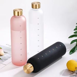 34oz Tritan Water Bottle Tumbler With Time Scale 1000 ml Plastic Space Cup stor kapacitet Sport Kettle Frosted Casual Cup Z11