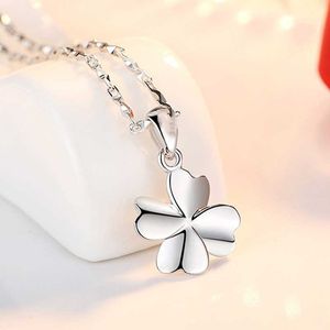 Halsband S999 Sterling Silver Smooth Four Leaf Grass Halsband Girl's Collar Bone Japanese och Korean Simple Headwear Pendant For