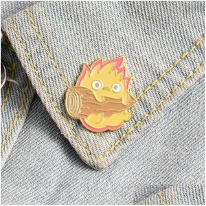 Pins Brooches Small Flame Hugs Wood Enamel Brooches Cartoon Creative Custom Japanese Pin Fire Elf Badge Personality Bag Lapel Pins Dh3Nb