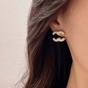 Orecchini di design Orecchini da donna con ciondoli Gioielli di moda Confezione regalo bianca nera Accessori per feste di fascia alta per amanti femminili Famiglia e amici