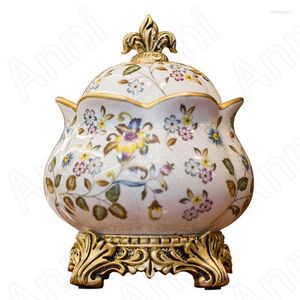 Storage Bottles Pastoral Flowers Ceramic Jar With Lid Nordic Modern Golden Stroke Embossed Base Candy Jars Home Decoration