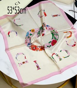 12 1style Silk Scarf Head Scarfs För Kvinnor Vinter Lyxig Siden High End Klassiskt Bokstavsmönster Designer sjal Scarfar Ny present Lätt att matcha Soft Touch