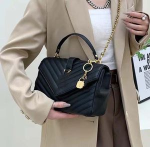 2022 새로운 여자 가방 가죽 작은 향기로운 크로스 바디 백 패션 다목적 겨드랑이 가방 질감 마름모꼴 싱글 어깨 체인 백