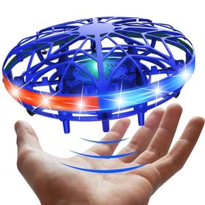 Elektrik/RC Uçak Uçan Top RC Helikopter Mini UFO Dron Boys El Kontrollü Drone Kızılötesi Quadcopter İndüksiyon Çocuk Saucer Oyuncak 221128