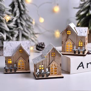 Dekoracje świąteczne LED Drewniana drewniana domowa kabina wesoła na domy DIY Święte ozdoby drzewne dla dzieci Rok 221125