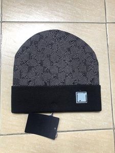 2024 2022 chapéu de inverno moda mens designers chapéus gorro de inverno gorro de lã de malha mais boné de veludo crânios máscara mais espessa franja beanies chapéus 6 cores a4