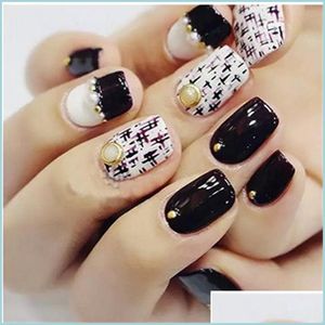 Andra dekorativa klisterm￤rken Fashion Hollow Nail Sticker PVC Laser Film MTI Design Pattern NailPolish Stickers Gradient Womens Manicure DH1JV