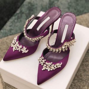 Scuffs Satin Rhinestone Glittering Decorative Banquet Shoes M B Summer and Spring Multifunctional Designer Slippers 9CM Luxury Pointed Womens Stiletto