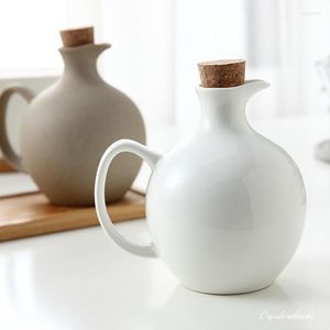 Bottiglie di stoccaggio Barattolo di condimento da 500 ml Cucina domestica Semplice bottiglia creativa in ceramica Combinazione di set di oliatore per salsa di soia