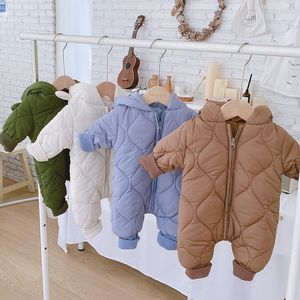 Rompers born jumpsuit thickened cotton noclean romper boys and girls cartoon bear ears warm winter 221125