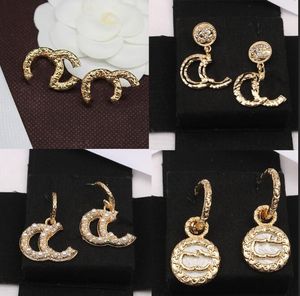 Gemengd luxe merkontwerpers Letters Stud K Gold vergulde zilveren geometrische beroemde vrouwen rond Crystal Rhinestone Pearl Earring Wedding Party Joodlry