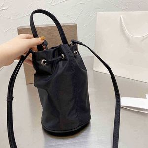 Omuz çantası kova çantaları tasarımcı tote çanta sevimli messenger kapitone kadın çanta crossbody el çanta moda tuval cüzdanlar cüzdanlar 0531