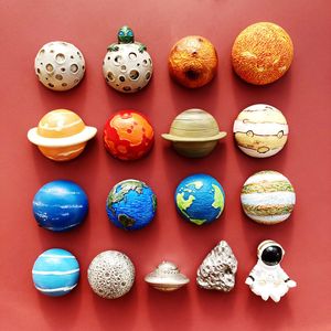 Christmas Decorations 17 PCS Planet Moon Sun Refrigerator Magnetic Sticker 3D Astronaut Creative Fridge Magnet Home Decoration Space Shuttle Magnet 221129