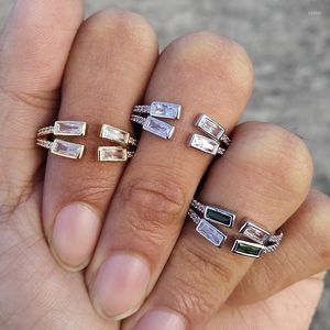 Pierścienie klastra Uilz Nowoczesny design Cubic Zirkonia Crystal Finger For Women Gold PlATED Otwarty Pierścień Wedding Prezent Świąteczny