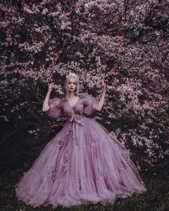 Abiti da ballo con applicazioni di lavanda lilla, abiti da principessa con spalle scoperte, fiori, fata, tulle floreale, abito da sera, abito gonfio, servizio fotografico