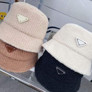 Wide Brim Hats Designer Women Bucket Hat Letter P Winter Woolen Luxury Casual Solid Blending Man Cap