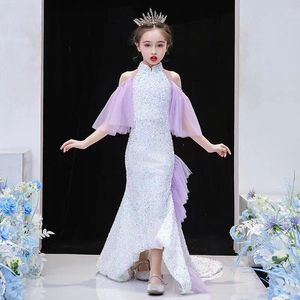 2023 Weiße Blumenmädchenkleider für Hochzeiten Schönheit kurze Ärmel Meerjungfrau Mädchen Geburtstag Party Kleid Trompete kleine Mädchen Festzug tragen