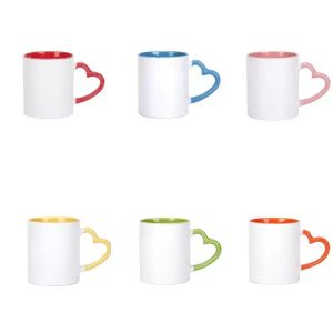 Tazza in ceramica a sublimazione vuota da 11 once con manico a cuore Tazze in ceramica bianca da 320 ml con rivestimento interno colorato Tazza speciale per l'acqua