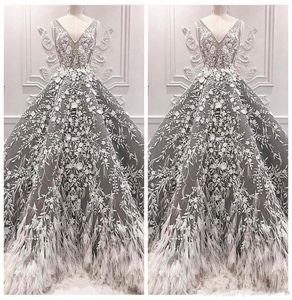 2019 Nieuwe Gray V Neck Formal Dresses Evening Feather Speciale gelegenheid Partyjurken Beroemdheid Lace Appliques Prom jurken Luxueus7789148