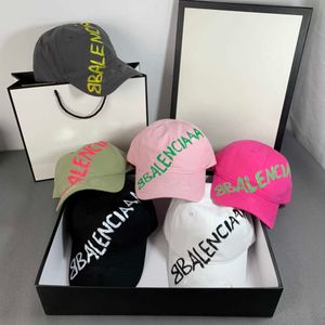 Caps de bola Ladies Luxury Brands Designer Baseball Caps Mens fashion grafites letras casquette casal de esportes ao ar livre chapéu