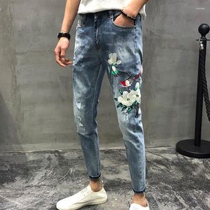 Herr jeans tung industri broderi m￤ns m￤rke koreanska smala rippade h￥l sociala killen f￶tter ankel l￤ngd byxor tryckta ton￥ringar