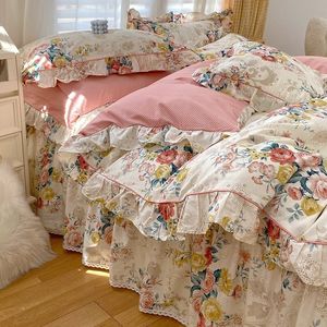 Sängkläder set 100 Cotton Bloom Floral Print Set 3 4st Ruffle Däcke Cover Bed kjol Set Pillow Case Twin Double Queen Size For Girls 221129