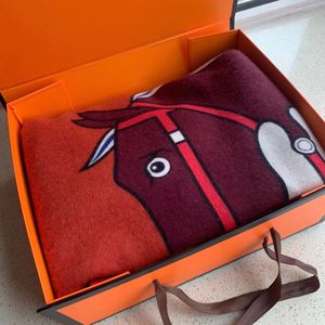 2022 New Colors Wool Blankets Top Quailty를 판매하는 큰 크기 3 색 두꺼운 홈 소파 H 말 담요