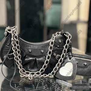 borsa firmata Borsa da donna Borsa da moto classica Elemento design rivetto in pelle di qualità Mezza luna Sella Le Cagole Nuova borsa a mezzaluna catena 9JWQ arcobaleno