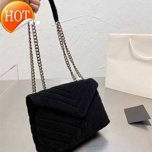 Women's Luxury Designer Shoulder Bags High Quality Gold Chain Classic V-stripe Single Shoulder Oblique Cross Bag Multifunctional Messenger Bag Factory Direct Sales