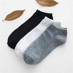 Мужские носки 5pairs/lot Мужчины хлопок повседневная дышащая лодка короткие носки для лодыжки для женского весеннего лета черный размер 36-46