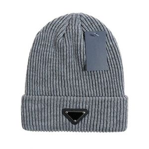 Designer stickad hatt beanie cap skid hattar snapback mask mens monterade vinterskalle m￶ssor unisex kashmir bokst￤ver lyxig casual utomhus mode 10 f￤rg h￶gkvalitativ A-8