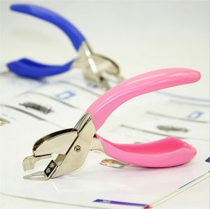 Staplers 100 pcs Handheld Staple Remover Office Staple Remover Color sent randomly 221130