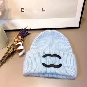 Cappello a cuffia da uomo di marca di marca Cappello da donna autunno e inverno Piccolo profumo di stile Nuovo cappello lavorato a maglia con lettera CE tutto-fiammifero di moda calda di alta qualità BG4