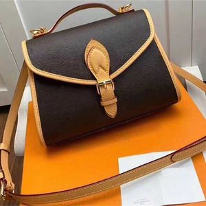 Oi Qualidade 2022 Luxurys Designers Messenger Bag Women Totes Moda Moda Bolsas de ombro de impress￣o vintage