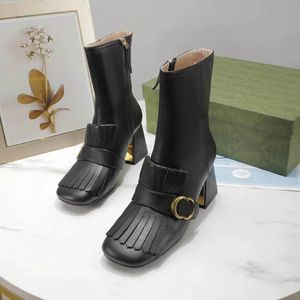 2022 Överlägsen kvalitet Lyxiga designers Kvinnor Halva stövlar Mixed Color Wool Square Toes Rainboots Chunky Heels Platform Shoes Combat Ankel Boot Martin Booties 34-41